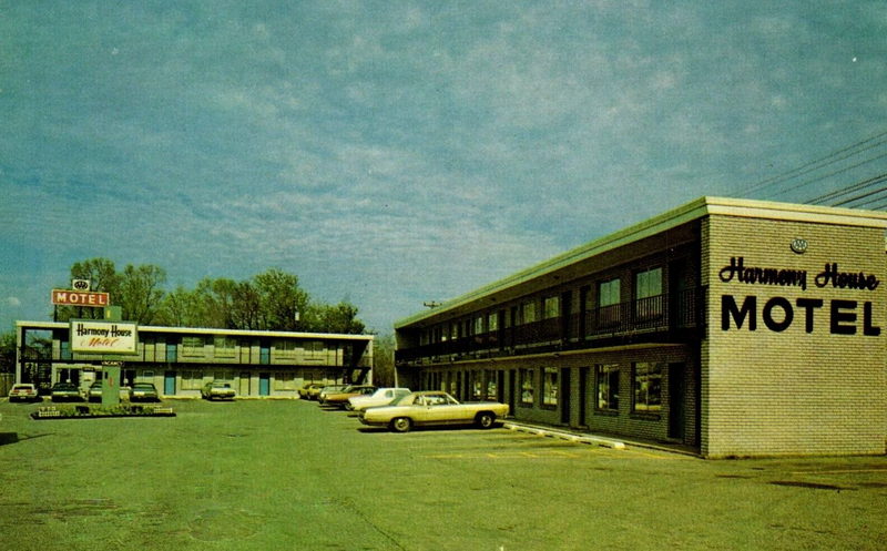 Harmony House Motel - Postcard